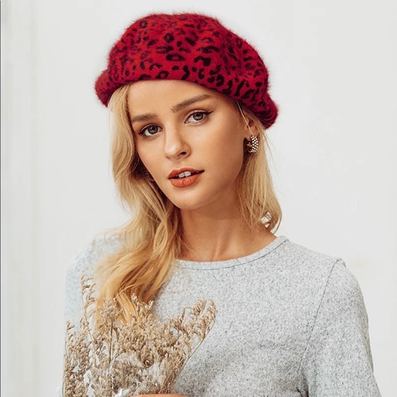 Red Beret - Picture 2 of 5